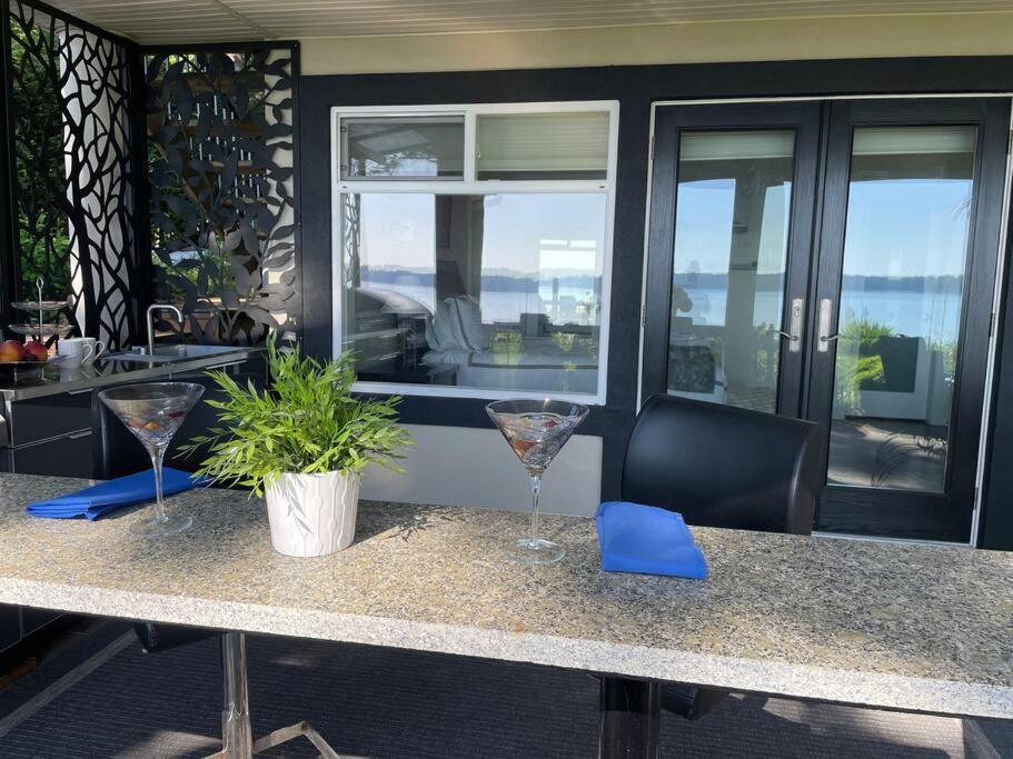 Saanichton Waterfront 2Br Suite With Superb Views מראה חיצוני תמונה