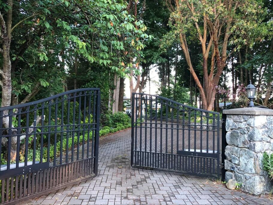 Saanichton Waterfront 2Br Suite With Superb Views מראה חיצוני תמונה